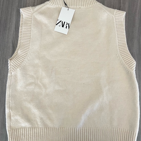 Zara PLAIN KNIT SWEATER VEST NWT size L - Picture 2 of 4